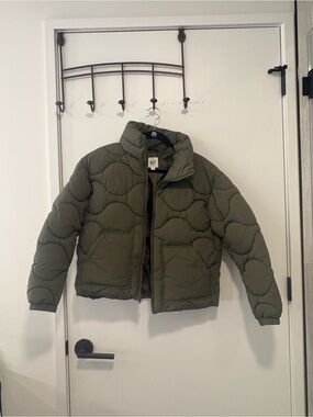 GAP Olive Green Quilted Jacket - Never Worn, Like New